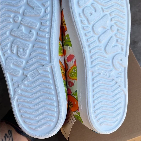 Native Kids Sneakers with Orange and Green Fruit Print size 3 - Picture 4 of 11